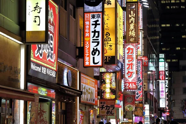 Shinjuku neon ışıkları — Stok fotoğraf