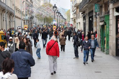 Barcelona cadde kalabalık