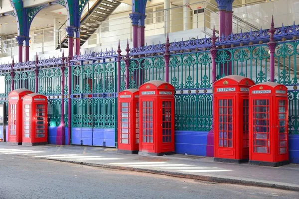 Londra telefon kabinleri — Stok fotoğraf