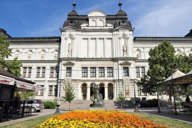 Yabancı Sanat Galerisi