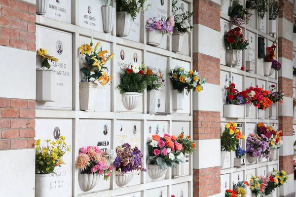 Columbario cementerio en Italia — Foto de Stock