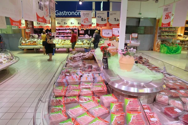 Corredor de carne de supermercado — Fotografia de Stock