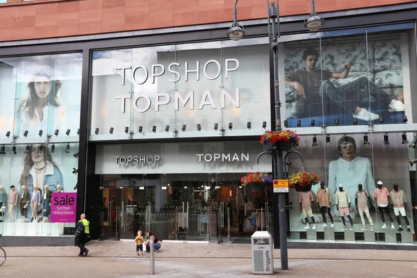 Магазин моды Topshop — стоковое фото