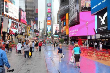 Times Square yağmur