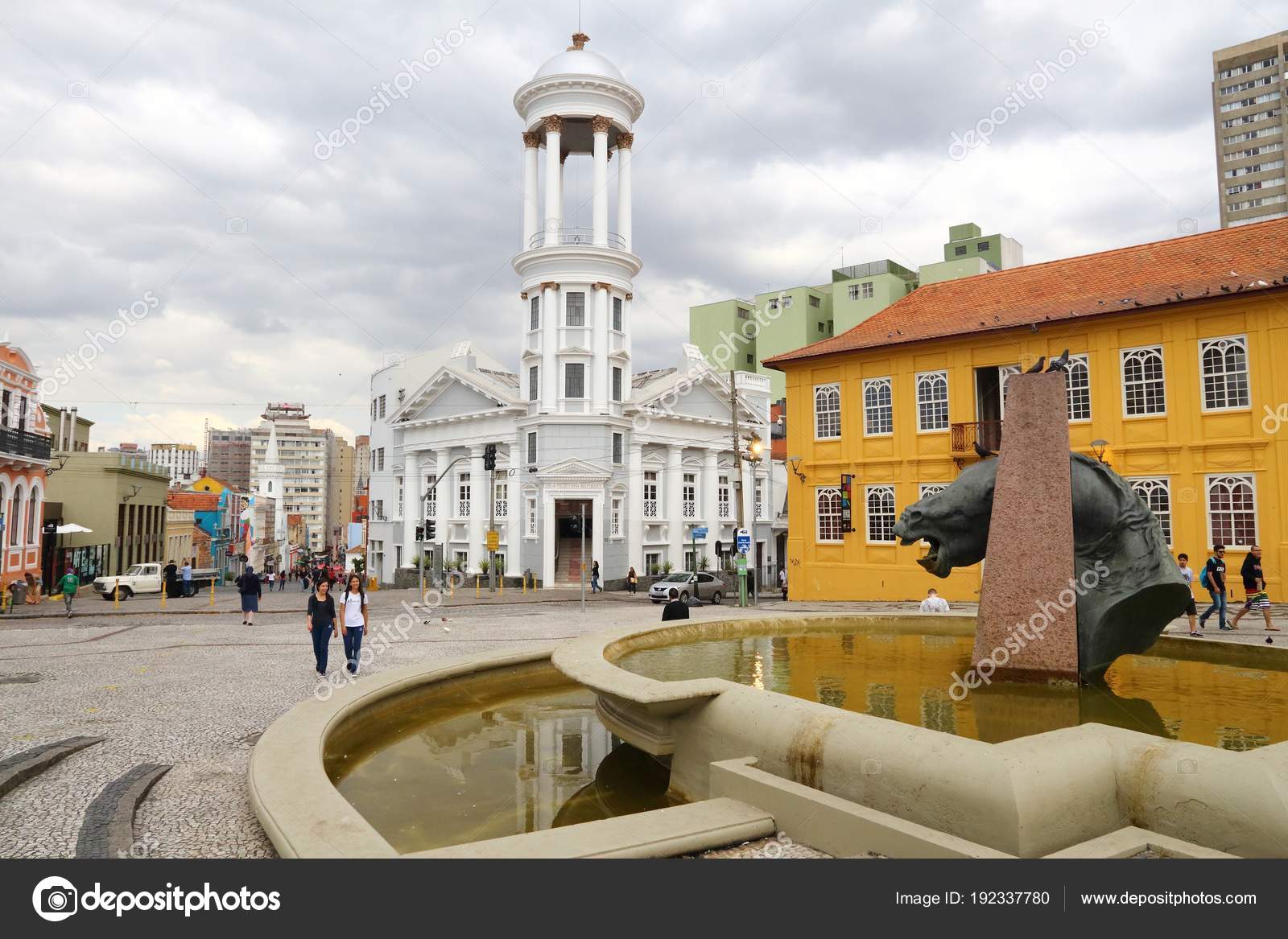 Curitiba, Brasil — Foto editorial de stock © tupungato ...