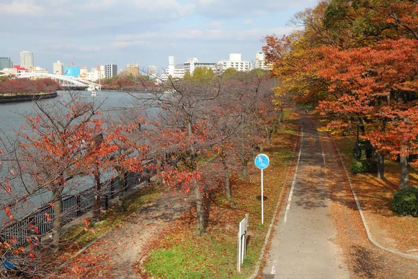 Jesienny park Osaka — Zdjęcie stockowe