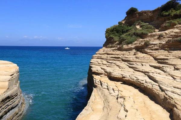 Wybrzeżu wyspy Corfu — Zdjęcie stockowe