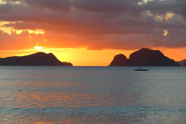 Palawan island sunset — Stock Photo, Image