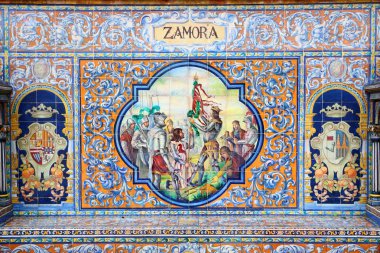 Sevilla, İspanya - 3 Kasım 2012: Zamora azulejos Tema detay ünlü Plaza de Espana Seville. Rönesans canlanma ve art deco tarzı landmark 1928 yılında tamamlandı.