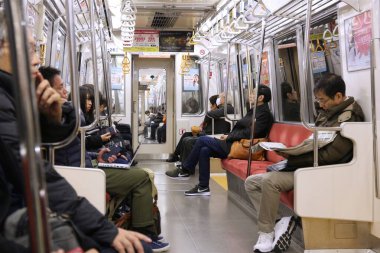 Tokyo 'daki metro treni