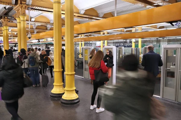 パリの地下鉄駅 — ストック写真