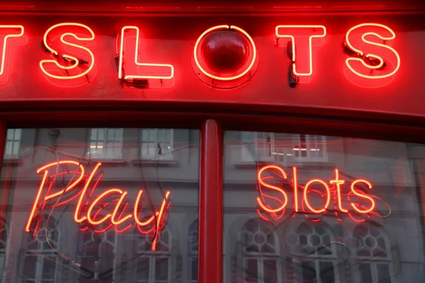 Slots neon teken — Stockfoto