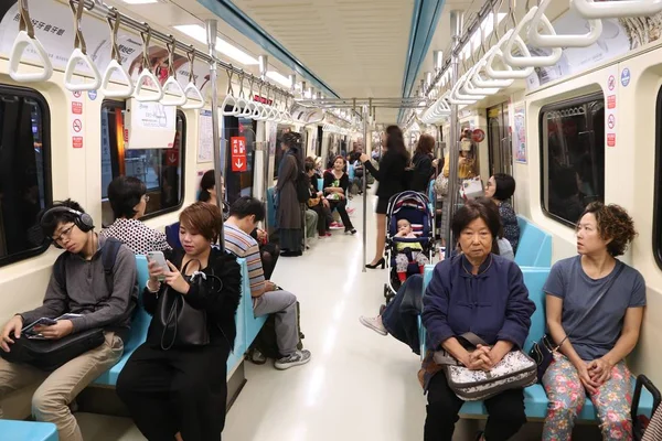 Taipeis kollektivtrafik — Stockfoto