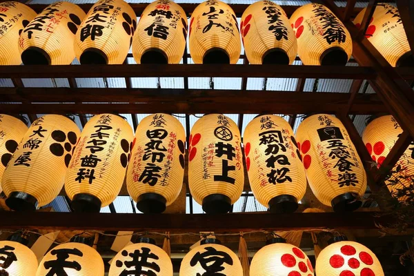 Laternen am Kyoto-Schrein — Stockfoto