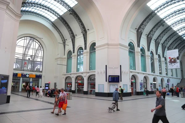 Dworzec kolejowy w Dreźnie, Niemcy — Zdjęcie stockowe