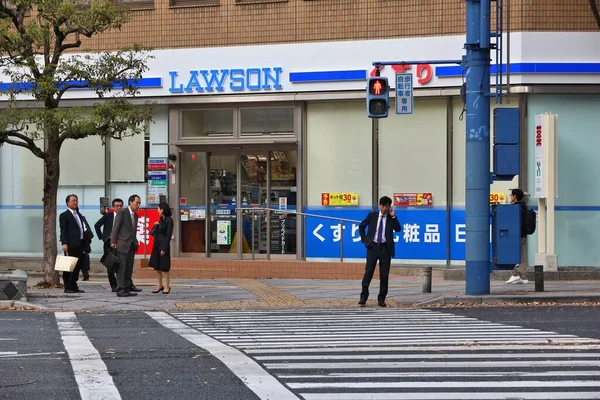 Osaka Japón Noviembre 2016 Gente Pasa Por Tienda Lawson Osaka —  Fotos de Stock