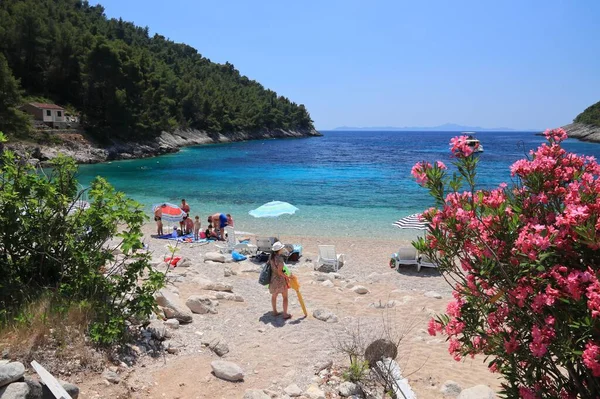 Korkula Kroatia Czerwca 2019 Ludzie Spędzają Wakacje Plaży Pupnatska Luka — Zdjęcie stockowe