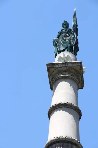 美国波士顿 2013年6月9日 波士顿公地上的士兵和水手纪念碑 它由艺术家马丁 米尔莫尔 Martin Milmore 建于1874 1977年 — 图库照片
