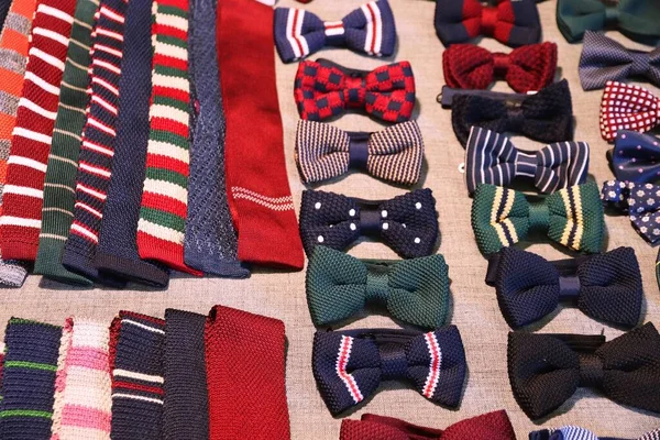 London Market Πλεκτά Γραβάτες Και Παπιγιόν Σύγχρονη Επίσημη Ανδρική Ένδυση — Φωτογραφία Αρχείου