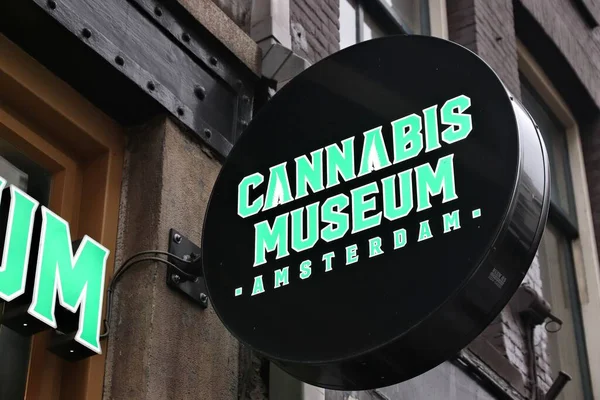 Amsterdam Niderlandy Grudzień 2018 Neon Muzeum Marihuany Amsterdamie Holandia Jest — Zdjęcie stockowe