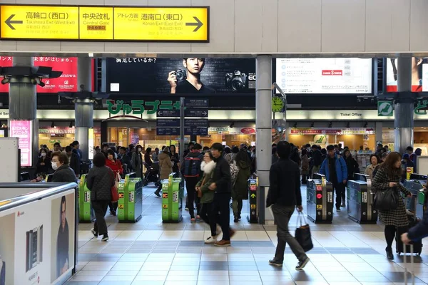 Tokyo Japonya Aralık 2016 Yolcu Shinagawa Istasyonu Tokyo Acele Stasyon — Stok fotoğraf