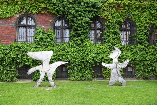 Wroclaw Poland May 2018 Modern Sculptures Front National Museum Muzeum — Stock Photo, Image