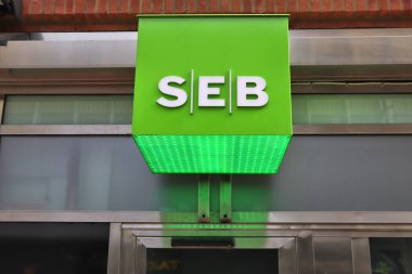 NORRKOPING, SVEDEN - 25 Ağustos 2018 Norrkoping, İsveç 'teki SEB Bank. SEB eskiden İskandinaviska Enskilda Banken olarak biliniyordu ve İskandinav ülkelerinde önemli bir bankacılık grubudur..