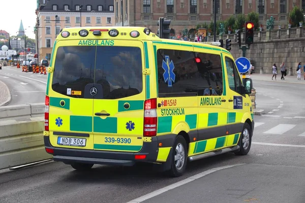 Stoccolma Svezia Agosto 2018 Veicolo Ambulanza Mercedes Benz Sprinter Stoccolma — Foto Stock