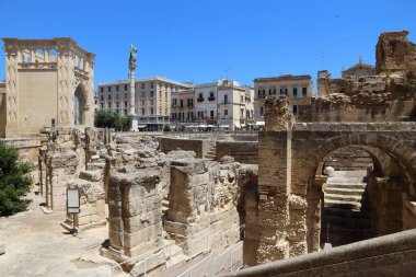 Lecce, İtalya - antik Roma harabeleri. Salento yarımadasındaki şehir.