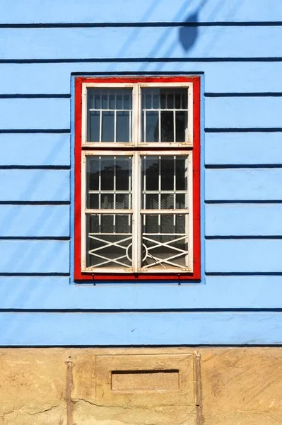 ルーマニアのトランシルヴァニアの町シビウの古い窓 — ストック写真