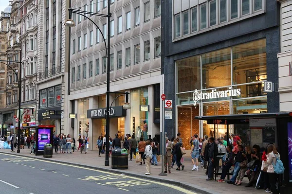 Londen Juli 2016 Mensen Winkelen Oxford Street Londen Oxford Street — Stockfoto