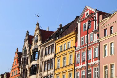 Wroclaw şehrinin simgeleri, Eski Şehir 'deki Rynek Meydanı. Wroclaw Polonya.