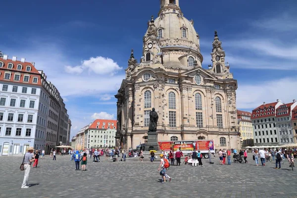 Dresden Alemania Mayo 2018 Los Turistas Visitan Plaza Neumarkt Distrito —  Fotos de Stock