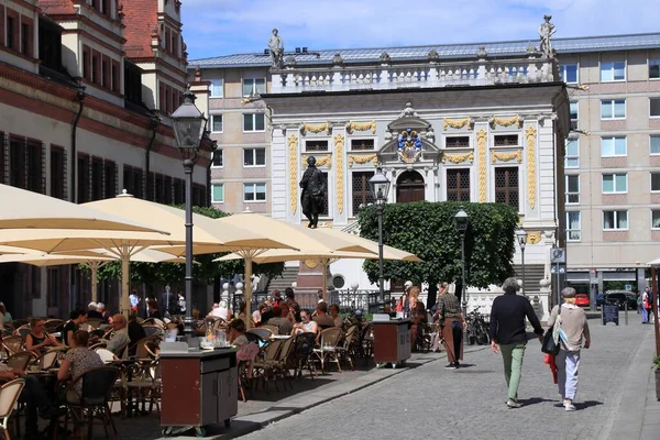 Leipzig Tyskland Maj 2018 Människor Besöker Naschmarkt Torg Leipzig Tyskland — Stockfoto