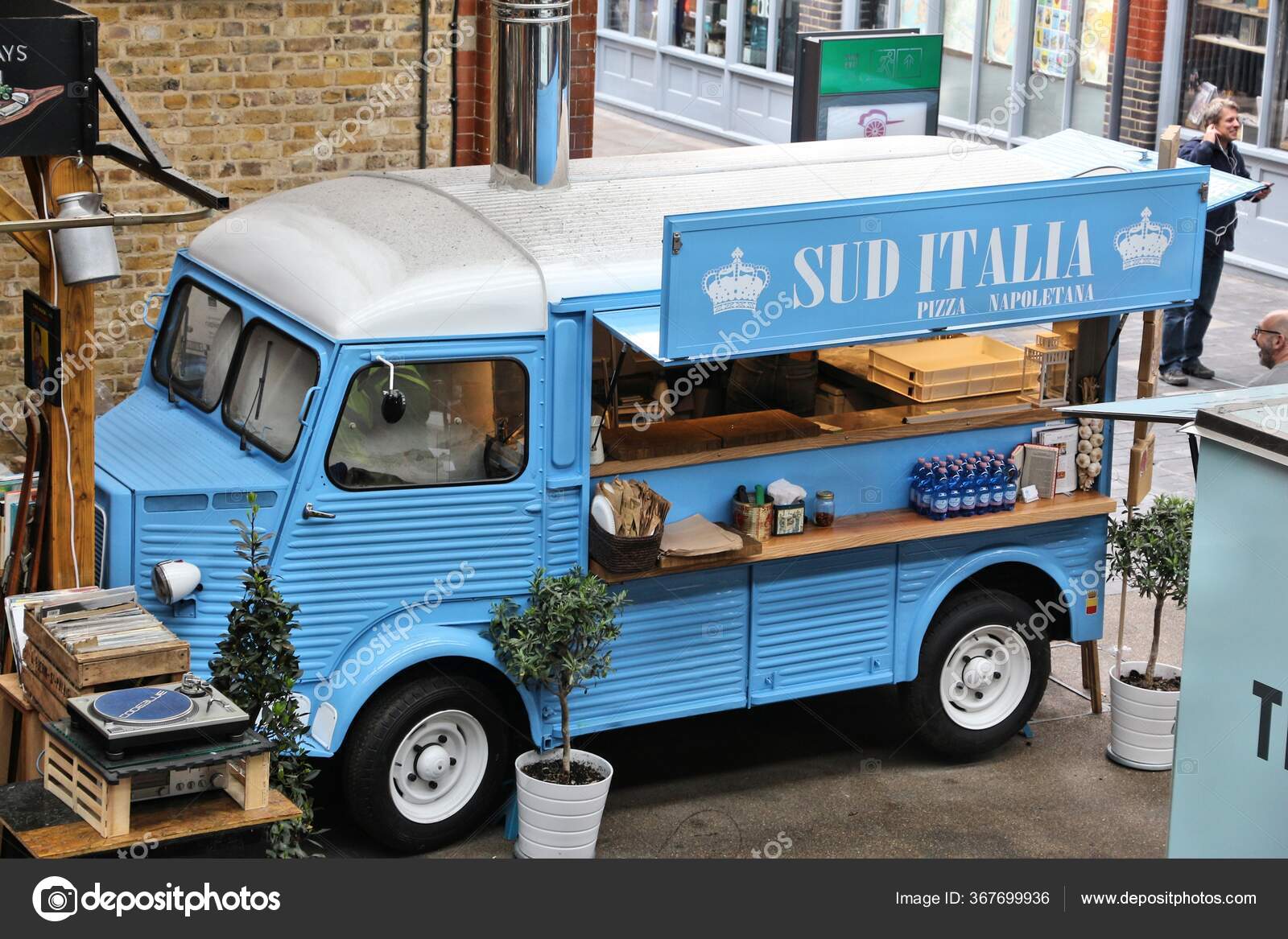 London April 2016 Pizza Food Truck Old Spitalfields Market London