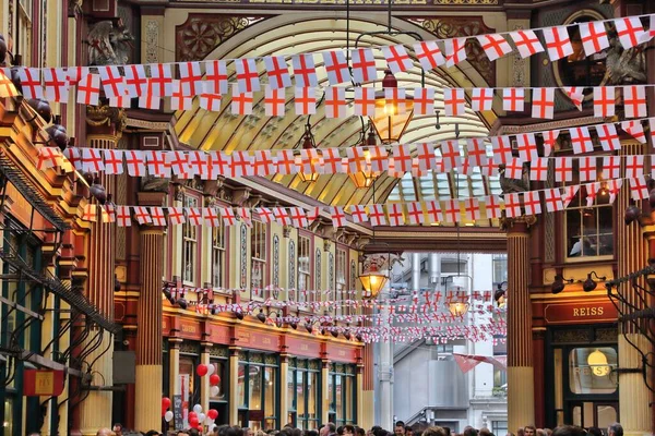 London Kwiecień 2016 Dekoracje Dnia Świętego Jerzego Leadenhall Market Londyn — Zdjęcie stockowe