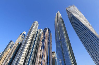 Dubai Marina silueti. Dubai şehri, Birleşik Arap Emirlikleri.