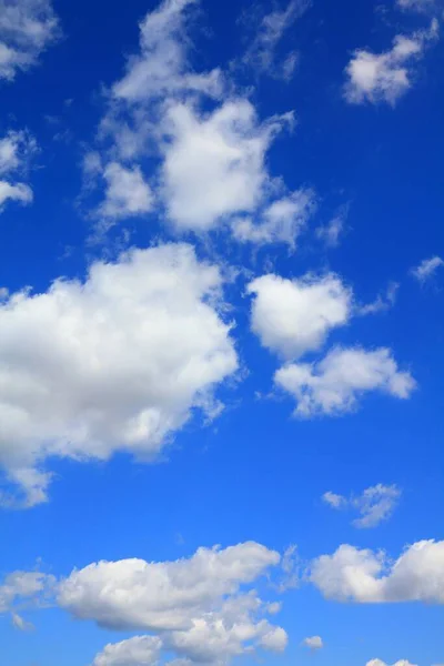 Όμορφος Μπλε Ουρανός Και Άσπρα Σύννεφα Ειδυλλιακή Υφή Φόντου — Φωτογραφία Αρχείου