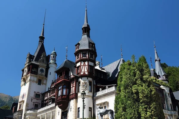 Peles Castle Roemenië Renaissance Revival Stijl Architectuur Sprookjeskasteel — Stockfoto