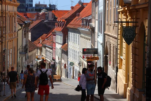 Zagreb Croatia Czerwca 2019 Ludzie Odwiedzają Ulicę Starego Miasta Zagrzebiu — Zdjęcie stockowe