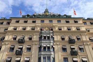 STOCKHOLM, SWEDEN - 24 Ağustos 2018 Stockholm, İsveç 'teki Grand Hotel. Prestijli The Leading Hotel of the World (LHW) konsorsiyumunun bir üyesidir..