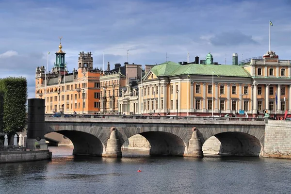 Sveç Stockholm Stromgatan Rıhtımı Norrbro Köprüsü — Stok fotoğraf