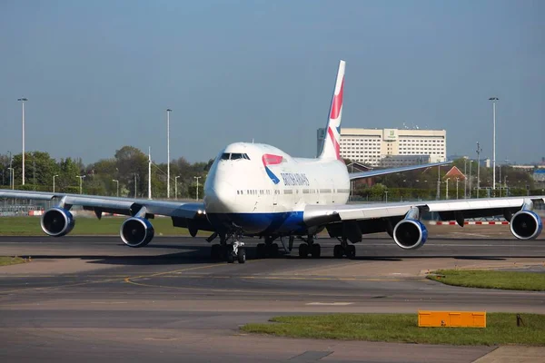 ロンドン エイプリル社2014年16日 ロンドンヒースロー空港に着陸後 ブリティッシュ エアウェイズのボーイング747型機 Baは283機の航空機 英国最大の の艦隊を運営しており 55機 2014年 — ストック写真