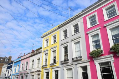 Notting Hill, Londra. Renkli konut mahalle mimarisi.
