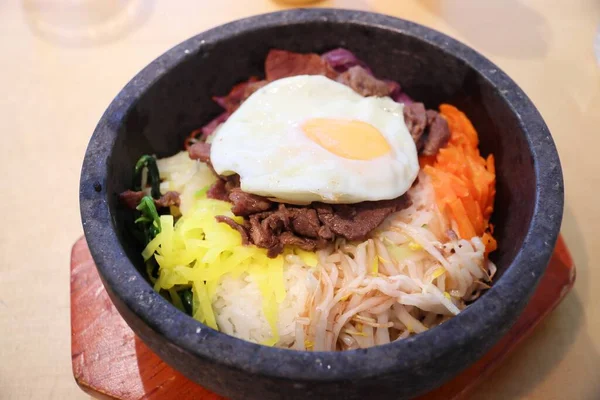Plat Cuisine Coréenne Bibimbap Servi Dans Bol Pierre — Photo