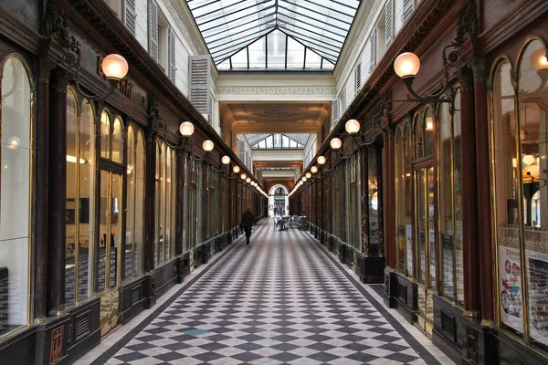 Paris Frankreich Juli 2011 Menschen Besuchen Die Galerie Vero Dodat — Stockfoto