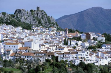 Gaucin town, sahneleri ve beyaz köy Andalucia tipik