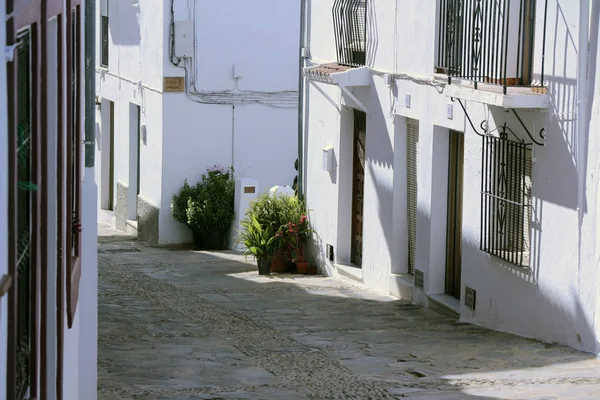 Genalguacil, scény a bílé vesnice, které jsou typické pro Andalusii — Stock fotografie