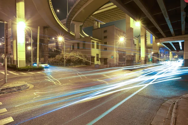 城市道路布丽姬特晚上的夜景 — 图库照片