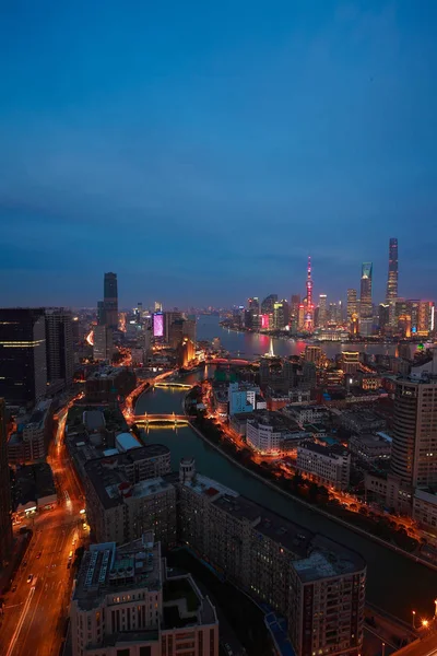 Letecká fotografie v Shanghai bund Panorama noční scény — Stock fotografie